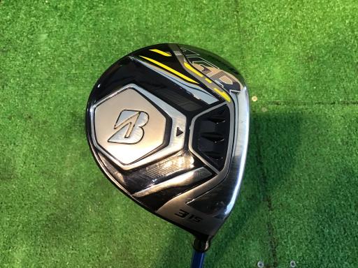 タイプ 男性用 利き手 右 商品コード 2100396524147 クラブ種別 フェアウェイウッド メーカー名 ブリヂストン 商品名 TOUR　B　JGR（2019）　3W 発売年 2019 シャフト リシャフト シャフト材質 リシャフト メーカーフレックス その他 フレックス その他 クラブセット組合せ内容 クラブセット本数 0 クラブセット不足本数 0 クラブセット実本数 0 総合ランク C&nbsp;ランクについて 傷状態：ヘッド上部 C 傷状態：フェース C 傷状態：ヘッド下部 C 傷状態：シャフト B 傷状態：グリップ オリジナル外　良好 傷状態：ヘッドカバー ヘッドカバーなし 査定特記・商品状態 ハドラス　スマッシュ　6S &nbsp;※お使いのモニターの発色具合によって、実際のものと色が異なる場合がございます。 Nランク 無傷で新品同様 Aランク ほとんど無傷。見た目は新品同様 Bランク 全体的にきれい。傷やハガレはじっくり見ないとわからない。 Cランク やや使い込まれている。傷やハガレが少しある。 Dランク かなり使い込まれている。目立つ傷やハガレがたくさんある。 Eランク 非常に使い込まれている。目立つ傷やハガレがたくさんある。 &nbsp;メーカーカタログ情報となりますので、実商品と異なる場合がございます。 ヘッドロフト角(°) 15.00 ヘッド体積(cc) シャフト長(インチ) クラブ重量(g) 店舗名 ゴルフパートナー　千葉土気練習場店 住所 千葉県千葉市緑区土気町1400−19 電話番号 043-295-1200中古ゴルフクラブについて 当店で取り扱っている中古クラブは、全て1点ものです。 店頭でも販売を行っているため、注文確認後の在庫確保となります。 ご了承のほどお願い申し上げます。