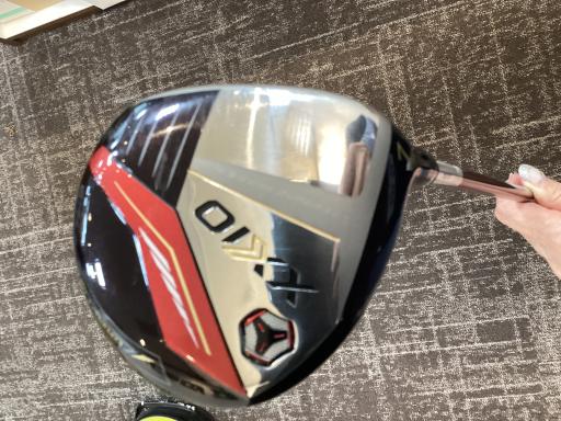 タイプ 男性用 利き手 右 商品コード 2100393975607 クラブ種別 フェアウェイウッド メーカー名 ダンロップ 商品名 XXIO（2024）　7W（レッド） 発売年 2023 シャフト XXIO　MP1300（FW）　レッド シャフト材質 カーボン メーカーフレックス R フレックス R クラブセット組合せ内容 クラブセット本数 0 クラブセット不足本数 0 クラブセット実本数 0 総合ランク C&nbsp;ランクについて 傷状態：ヘッド上部 C 傷状態：フェース C 傷状態：ヘッド下部 C 傷状態：シャフト B 傷状態：グリップ オリジナル　傷あり 傷状態：ヘッドカバー 純正品(汚い) 査定特記・商品状態 &nbsp;※お使いのモニターの発色具合によって、実際のものと色が異なる場合がございます。 Nランク 無傷で新品同様 Aランク ほとんど無傷。見た目は新品同様 Bランク 全体的にきれい。傷やハガレはじっくり見ないとわからない。 Cランク やや使い込まれている。傷やハガレが少しある。 Dランク かなり使い込まれている。目立つ傷やハガレがたくさんある。 Eランク 非常に使い込まれている。目立つ傷やハガレがたくさんある。 &nbsp;メーカーカタログ情報となりますので、実商品と異なる場合がございます。 ヘッドロフト角(°) 20.00 ヘッド体積(cc) 147 シャフト長(インチ) 42.250 クラブ重量(g) 291.00 店舗名 ゴルフパートナー　広電ゴルフ店 住所 広島県広島市東区東山町12-1 電話番号 082-569-9077中古ゴルフクラブについて 当店で取り扱っている中古クラブは、全て1点ものです。 店頭でも販売を行っているため、注文確認後の在庫確保となります。 ご了承のほどお願い申し上げます。