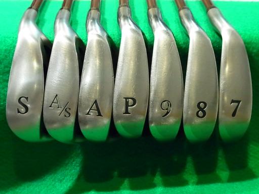 【中古】 ヨネックス YONEX Royal DTP 7S アイアンセット IR REXIS XELA for Royal (フレックスR) メンズ 男性用 右利き 右用 Dランク ..