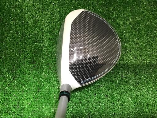 タイプ 女性用 利き手 右 商品コード 2100331237774 クラブ種別 フェアウェイウッド メーカー名 テーラーメイド 商品名 STEALTH　GLOIRE　7W　レディース 発売年 2022 シャフト SPEEDER　NX　for　TM（FW） シャフト材質 カーボン メーカーフレックス L フレックス L クラブセット組合せ内容 クラブセット本数 0 クラブセット不足本数 0 クラブセット実本数 0 総合ランク N&nbsp;ランクについて 傷状態：ヘッド上部 N 傷状態：フェース N 傷状態：ヘッド下部 N 傷状態：シャフト N 傷状態：グリップ オリジナル　傷なし 傷状態：ヘッドカバー ヘッドカバーなし 査定特記・商品状態 &nbsp;※お使いのモニターの発色具合によって、実際のものと色が異なる場合がございます。 Nランク 無傷で新品同様 Aランク ほとんど無傷。見た目は新品同様 Bランク 全体的にきれい。傷やハガレはじっくり見ないとわからない。 Cランク やや使い込まれている。傷やハガレが少しある。 Dランク かなり使い込まれている。目立つ傷やハガレがたくさんある。 Eランク 非常に使い込まれている。目立つ傷やハガレがたくさんある。 &nbsp;メーカーカタログ情報となりますので、実商品と異なる場合がございます。 ヘッドロフト角(°) 22.00 ヘッド体積(cc) 161 シャフト長(インチ) 41.000 クラブ重量(g) 店舗名 ゴルフパートナー 山形清住店 住所 山形県山形市清住町3−9−30 電話番号 023-664-2315中古ゴルフクラブについて 当店で取り扱っている中古クラブは、全て1点ものです。 店頭でも販売を行っているため、注文確認後の在庫確保となります。 ご了承のほどお願い申し上げます。
