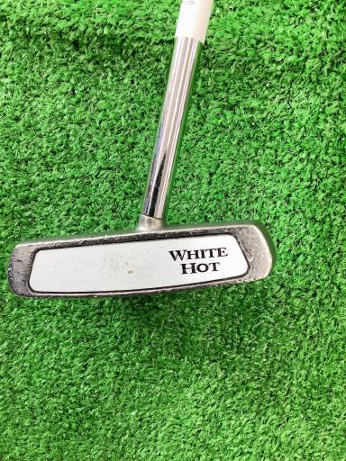 ゴルフパートナー 中古クラブ店の【中古】 オデッセイ WHITE HOT #5 CENTER SHAFTED 34インチ パター PT スチール (フレックスその他) メンズ 男性用 右利き 右用 Dランク ゴルフクラブ｜アングル3