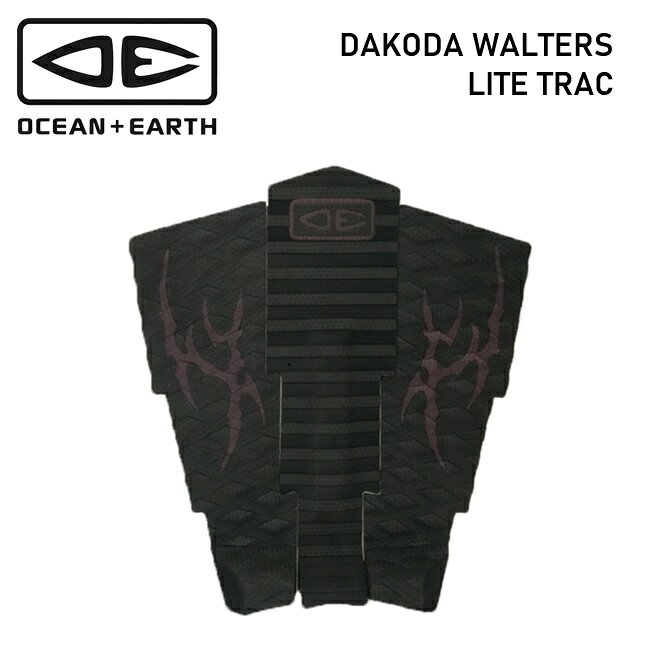 OCEAN&EARTH □商品詳細 ■MODEL：DAKODA WALTERS LITE TRAC ■カラー：BLACK/PLUM ■仕様・サイズ -LENGTH: 330mm -WIDTH: 300mm -KICK: 25mm -ARCH: 7mm -GROOVE: MULTI-DIRECTIONAL LITE TRAC -------------------------------- 【 O&E DAKODA WALTERS｜PRO SERIES】 80年代と90年代のサーフィンにインスパイアされたDAKODAモデルは、唯一無二のデザインに仕上がっています。 ダコタのサーフィンはライディングスピードが速く、そのスピードをさらに押し上げてエアーにつなげるための設計が施されています。 テールパッドとセンターデッキを組み合わせることで、さらにオリジナリティー溢れるデッキスタイルにアレンジ可能です。 ▼ PRO SERIES LITE TRAC SERIES -グリップ性能：水に濡れることで、さらに高いグリップ性能を発揮するEVA素材 -センターピース：水平トレッドデザインによる高レスポンス仕様 -サイドピース：オリジナルのプロデザイントレッドパターンをそのままに軽量化を実現 ▼ 商品の特徴 ・世界トップレベルのサーファー、DAKODA WALTERS（ダコダ・ウォルターズ）のシグネチャーモデル ・軽量性と高いグリップ性能を追求した「PRO SERIES LITE TRAC」 ・水に濡れることでさらに高いグリップ力を発揮するEVA素材を採用 ・センターピースには水平トレッドデザインを採用し、足裏からボードへの高いレスポンスをサポート ・サイドピースにはプロデザイントレッドパターンを採用しながら軽量化を実現 ・MULTI-DIRECTIONAL LITE TRACがさまざまな方向への足の動きに対応 ・7mmのアーチバーが後ろ足のポジションを安定させ、ボードコントロールをサポート ・25mmのキックがターンやマニューバー時の足元をしっかりホールド ・3ピース構成でボード形状に合わせて貼り付け位置を調整しやすい設計 ▼ こんな人におススメ ・軽量でグリップ性能の高いデッキパッドを探している方 ・ショートボードのテールグリップを重視する方 ・ターンやマニューバーで足元のホールド感を高めたい方 ・プロライダー仕様のサーフィンギアを使用したい方 ・DAKODA WALTERSのサーフスタイルが好きな方 ・デザインだけでなく機能性にもこだわりたい方 ・OCEAN&EARTHの高性能トラクションパッドを探している方 ▼ 関連キーワード OCEAN&EARTH オーシャンアンドアース デッキパッド トラクションパッド サーフィン サーフボード デッキパッチ 3ピース DAKODA WALTERS ダコダウォルターズ LITE TRAC PRO SERIES ショートボード サーフギア -------------------------------- □在庫に関する注意 この商品は当店実店舗でも販売しております。在庫数の更新は随時行っておりますが、お買い上げいただいた商品が、品切れになってしまうこともございます。 その場合、お客様には必ず連絡をいたしますが、万が一入荷予定がない場合は、キャンセルさせていただく場合もございますことをあらかじめご了承ください。 □注意事項 ：撮影環境、PC環境等で画像の色が若干違うことがあります。 メーカー希望小売価格はメーカーカタログに基づいて掲載しています関連商品デッキパッド OCEAN&EARTH LENNIX SMITH LIT...デッキパッド OCEAN&EARTH KANOA IGARASHI 3...デッキパッド OCEAN&EARTH BRONSON MEYDI LI...6,930円6,930円6,930円デッキパッド OCEAN&EARTH TYLER WRIGHT 3PI...デッキパッド OCEAN&EARTH FREDERICO MORAIS...デッキパッド OCEAN&EARTH COR_X FISH オーシャン...6,930円6,930円6,930円デッキパッド OCEAN&EARTH BLAZED 3 PIECE オ...デッキパッド OCEAN&EARTH RYAN CALLINAN 3 ...デッキパッド OCEAN&EARTH KANOA IGARASHI 3...6,930円6,930円6,930円デッキパッド OCEAN&EARTH MICRO 3 PIECE オー...デッキパッド OCEAN&EARTH TYLER WRIGHT 3PI...デッキパッド OCEAN&EARTH FISH 3 PIECE WID...6,930円6,930円6,732円OCEAN&EARTH □商品詳細 ■MODEL：DAKODA WALTERS LITE TRAC ■カラー：BLACK/PLUM ■仕様・サイズ -LENGTH: 330mm -WIDTH: 300mm -KICK: 25mm -ARCH: 7mm -GROOVE: MULTI-DIRECTIONAL LITE TRAC -------------------------------- 【 O&E DAKODA WALTERS｜PRO SERIES】 80年代と90年代のサーフィンにインスパイアされたDAKODAモデルは、唯一無二のデザインに仕上がっています。 ダコタのサーフィンはライディングスピードが速く、そのスピードをさらに押し上げてエアーにつなげるための設計が施されています。 テールパッドとセンターデッキを組み合わせることで、さらにオリジナリティー溢れるデッキスタイルにアレンジ可能です。 ▼ PRO SERIES LITE TRAC SERIES -グリップ性能：水に濡れることで、さらに高いグリップ性能を発揮するEVA素材 -センターピース：水平トレッドデザインによる高レスポンス仕様 -サイドピース：オリジナルのプロデザイントレッドパターンをそのままに軽量化を実現 ▼ 商品の特徴 ・世界トップレベルのサーファー、DAKODA WALTERS（ダコダ・ウォルターズ）のシグネチャーモデル ・軽量性と高いグリップ性能を追求した「PRO SERIES LITE TRAC」 ・水に濡れることでさらに高いグリップ力を発揮するEVA素材を採用 ・センターピースには水平トレッドデザインを採用し、足裏からボードへの高いレスポンスをサポート ・サイドピースにはプロデザイントレッドパターンを採用しながら軽量化を実現 ・MULTI-DIRECTIONAL LITE TRACがさまざまな方向への足の動きに対応 ・7mmのアーチバーが後ろ足のポジションを安定させ、ボードコントロールをサポート ・25mmのキックがターンやマニューバー時の足元をしっかりホールド ・3ピース構成でボード形状に合わせて貼り付け位置を調整しやすい設計 ▼ こんな人におススメ ・軽量でグリップ性能の高いデッキパッドを探している方 ・ショートボードのテールグリップを重視する方 ・ターンやマニューバーで足元のホールド感を高めたい方 ・プロライダー仕様のサーフィンギアを使用したい方 ・DAKODA WALTERSのサーフスタイルが好きな方 ・デザインだけでなく機能性にもこだわりたい方 ・OCEAN&EARTHの高性能トラクションパッドを探している方 ▼ 関連キーワード OCEAN&EARTH オーシャンアンドアース デッキパッド トラクションパッド サーフィン サーフボード デッキパッチ 3ピース DAKODA WALTERS ダコダウォルターズ LITE TRAC PRO SERIES ショートボード サーフギア --------------------------------