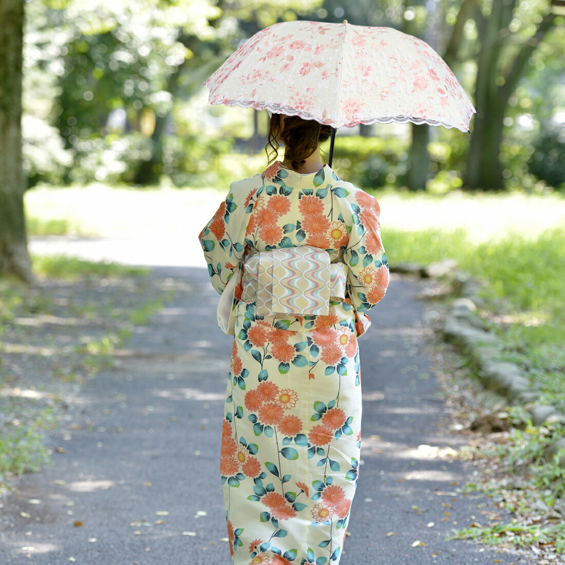 日傘 折りたたみ 完全遮光 晴雨兼用 軽量 傘 花柄 遮光 100％ ショート傘 UVカット 折りたたみ傘 レディース 撥水 折り畳み傘 8本骨 遮蔽率 耐風 三つ折り 女性 レース フリル 雨傘 プレゼント ギフト 贈り物 UPF50+ 涼しい 大人 かわいい おしゃれ 誕生日 母の日