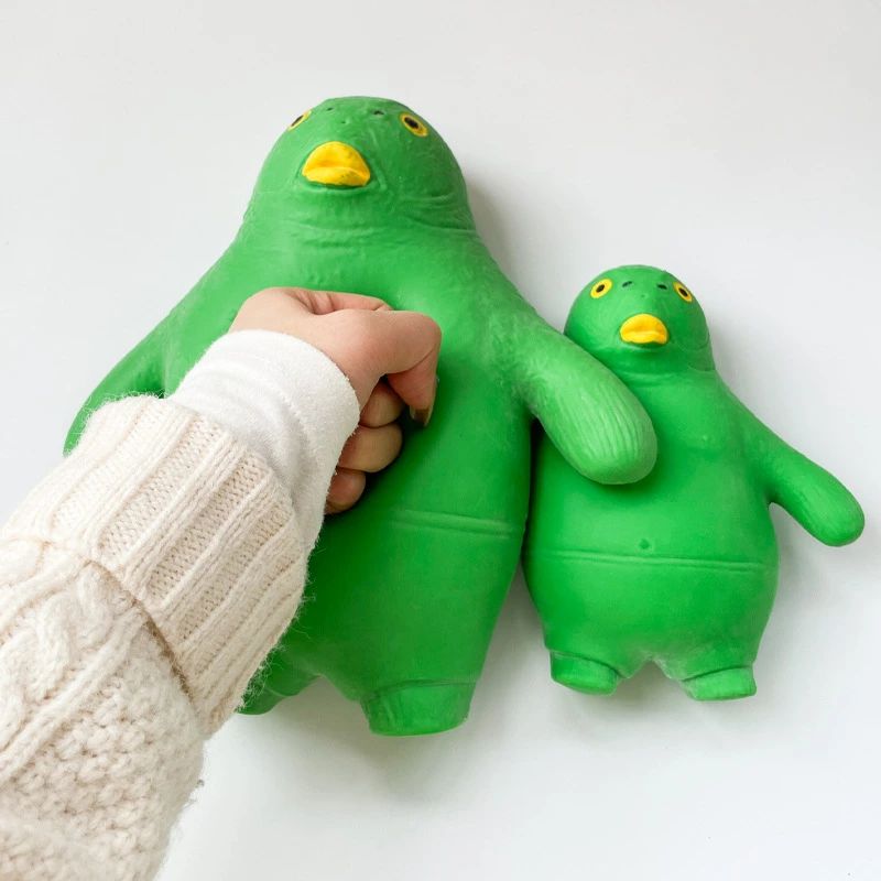 ゴリラ おもちゃ 面白い変形人形 オランウータン人形 ゴリラ人形 ラテックス 16*17cm/24*22cm減圧玩具 ストレス解消グッズ 減圧おもちゃ 装飾品 卓上の置物 靭性 切れにくい ラテックス素材 安全性 無毒 無害 耐久性 防水 手触りが心地よい おもしろ
