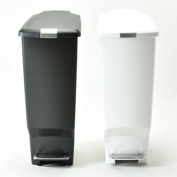 ゴミ箱 ペダル おしゃれ キャスター スリム 約幅30cm キッチン 生ごみ ふた付き 足踏み 45L袋可 北欧 モノトーン ホワイト ブラック 白 黒 おむつ 北欧 シンプルヒューマン( simplehuman スリムステップダストボックス 40L プラスチック )