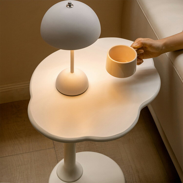 サイドテーブル ナイトテーブル 幅42cm 天然木 ローテーブル 天然木 ホワイト かわいい オシャレ 韓国風 ナチュラル色 幅48cm カフェテーブル ベッドサイドテーブル ソファサイド 北欧風 来客用 リビング ダイニング 無垢材 寝室 玄関 木製テーブル コンパクト 省スペース