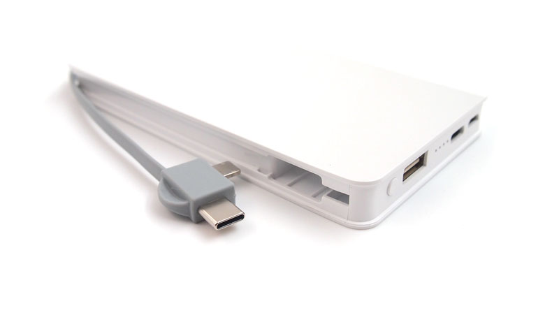 モバイルバッテリー 軽量 小型 タイプc ライトニングケーブル かわいい ケーブル内蔵 5000mAh Qi対応 バッテリー 置くだけ 充電 コード収納式 lightning Type-C コンパクト 無地 シンプル