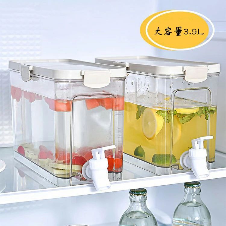 【送料無料】茶 ポット 冷水筒 蛇口 蛇口付き 耐冷 大容量 横置き 3.9L 広口 洗いやすい 飲料水 お茶 炭酸 冷蔵庫に入れる 冷水ポット 一人暮らし 家族 水差し プラスチック PET材質 軽量 持ち運び便利