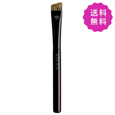 商品詳細 アディクション アイブロウ ブラシ ADDICTION EYEBROW BRUSH 商品説明 幅広のユニークなカットで、シャープにも自然にも思いのままに描けるアイブロウブラシ。 弾力、コシ、幅のバランスが絶妙な仕上がりのアイブロウブラシ。眉にからみやすい毛質で、描いた眉をふんわりぼかすのに適しています。使う角度によって、シャープなラインも思いのまま。幅広なので縦に使うことで、眉尻も簡単に描けます。 平型ブラシ／先端斜めカット。 毛質：バジャー。 広告文責 株式会社現代企画　06-6105-5566 メーカー アディクション 区分 日本製 雑貨&nbsp;&nbsp;