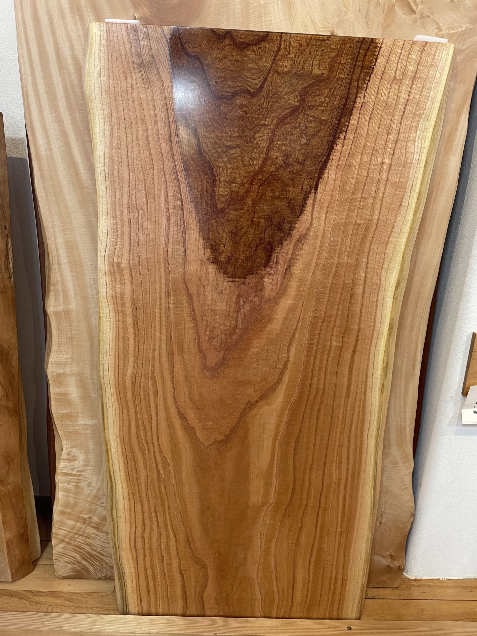 乐天商城 - 一枚板テーブル 栴檀（センダン） レジン加工 無垢 天然木 W1200×D520~620mm 天厚34mm オイル塗装 黒色アイアン兼用脚付き 1点物 kwn-te-328