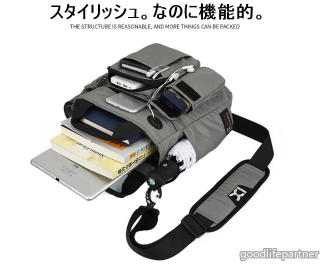 外側に大小複数のポケットが付いた使いやすいバッグです。手持ちカバンとしても使用できますし、ショルダーベルトとバックベルトも付属しておりますのでショルダーバッグ、リュックサックとしても使用できます。シンプルな形のためカジュアルにもビジネスにも使用することができます。「カラー」ブラックグレーネイビー高34cm横30cmマチ11cm ポリエステル※サイズは2-3センチの誤差がある場合があります。その場合はお客様都合で返品が可能です。※海外製品のため検品基準が日本とは異なり、検品はしておりますが縫製や仕立てに若干の甘さがある場合がございます。その場合はお客様都合で返品が可能です。※商品のカラー、素材は屋内や光源の度合で画像と誤差が出る場合がございます。その場合はお客様都合で返品が可能です。※お取り寄せ商品のためご注文後に欠品になる場合がございます。その場合は代替品のご提供又はお客様都合で返品が可能です。※製造ロットの関係上商品写真よりデザイン変更がある場合があります。その場合は代替品のご提供又はお客様都合で返品が可能です。※在庫状況が不安な場合は購入前にご連絡頂ければ在庫確認を行いますので遠慮なくお申し付けください。 ※商品到着後10日以内であれば、商品のイメージが違った、色味が違った、サイズが違った、デザインが違ったという理由でもお客様都合で返品が可能です。(返品時の送料のみお客様の負担になります。)よって、安心してご購入いただけます。お取り寄せ商品のためご入金確認後、お届けまでに通常「10-24日程度」のお時間がかかります。また、通常以上のお時間がかかってしまう場合がございます。BK0176バッグ バック カバン かばん 鞄 軽 バッグ メンズバッグ その他 続々入荷中 ブラック グレー ネイビー