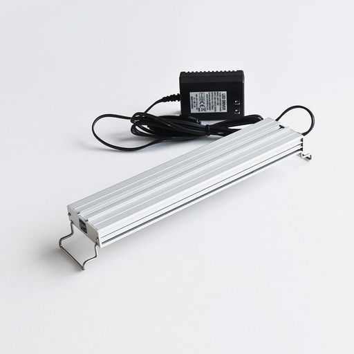 本体サイズ (幅X奥行X高さ) :48x9x6cm 本体重量:530g 原産国:台湾(台湾省/中華民国)