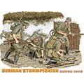 【中古】(未使用品)ドラゴン1/35 German Sturmpionier (Kursk 1943)【メーカー名】ドラゴン【メーカー型番】6174【ブランド名】ドラゴン【商品説明】ドラゴン1/35 German Sturmpionier (Kursk 1943)スケール:1/35未使用ですが 弊社で一般の方から買取しました中古品です。 一点物で売り切れ終了です。画像はイメージ写真ですので商品のコンディション、付属品の有無については入荷の度異なります。当店にて、動作確認・点検・アルコール等のクリーニングを施しております。中古品のため限定特典や補償等は、商品名、説明に記載があっても付属しておりません予めご了承下さい。当店では初期不良に限り、商品到着から7日間は返品を 受付けております。他モールとの併売品の為、完売の際はご連絡致しますのでご了承ください。ご注文からお届けまで1、ご注文⇒ご注文は24時間受け付けております。2、注文確認⇒ご注文後、当店から注文確認メールを送信します。3、お届けまで3〜10営業日程度とお考え下さい。4、入金確認⇒前払い決済をご選択の場合、ご入金確認後、配送手配を致します。5、出荷⇒配送準備が整い次第、出荷致します。配送業者、追跡番号等の詳細をメール送信致します。6、到着⇒出荷後、1〜3日後に商品が到着します。　※離島、北海道、九州、沖縄は遅れる場合がございます。予めご了承下さい。お電話でのお問合せは少人数で運営の為受け付けておりませんので、メールにてお問合せお願い致します。営業時間　月〜金　10:00〜17:00お客様都合によるご注文後のキャンセル・返品はお受けしておりませんのでご了承下さい。