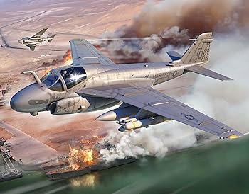 【中古】(非常に良い)トランペッター 1/72 アメリカ A-6E TRAMイントルーダー プラモデル 01642 (飛行機)