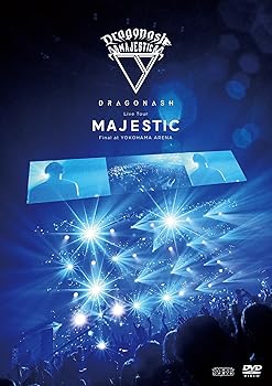 【中古】Live Tour MAJESTIC Final at YOKOHAMA ARENA (DVD通常盤)【メーカー名】【メーカー型番】【ブランド名】【商品説明】Live Tour MAJESTIC Final at YOKOHAMA ARENA (DVD通常盤)Dragon Ash 20周年を締めくくるメモリアルな横浜アリーナ公演を完全収録! 収録楽曲は全24曲! 2018年1月28日(日)、横浜アリーナにおける“Dragonash Live Tour MAJESTIC Final"ライブステージを完全オリジナル編集・別ミックスで 収録したコンプリート・エディション。デビュー20周年イヤーに発表した金字塔アルバム『MAJESTIC』のツアーを締めくくるメモリアルなステージであるとともに、 ファンの記憶に深く刻まれている1999年アルバム『Viva La Revolution』のツアーファイナル以来、実に19年ぶり、2度目の横浜アリーナ公演。 最新アルバムから往年の人気曲まで幅広く加えたベスト選曲と言える内容。サウンドは、Dragon Ashのメインエンジニア飛澤正人氏が提唱する 新機軸のステレオサウンド「VR SOUND」のミックス手法を採り入れ、ライブ会場の臨場感と立体感を追体験できる迫力あるサウンドに仕上がっている。 オープニングからアンコールのさらにその先まで127分、余すことなく収録される。 【収録曲】 1. Majestic 2. Stardust 3. Mix it Up 4. PULSE 5. 光りの街 6. Ode to Joy 7. Singin' in the Rain 8. Walk with Dreams 9. TIME OF YOUR LIFE 10. Circle 11. Headbang 12. Faceless 13. The Live 14. Beside You 15. 静かな日々の階段を 16. Jump 17. 百合の咲く場所で 18. Fantasista 19. Lily 20. A Hundred Emotions Encore 21. Viva la revolution 22. Drugs can't kill teens 23. 繋がりSUNSET 24. Curtain CallDragon Ash 20周年を締めくくるメモリアルな横浜アリーナ公演を完全収録! 収録楽曲は全24曲! 2018年1月28日(日)、横浜アリーナにおける“Dragonash Live Tour MAJESTIC Final"ライブステージを完全オリジナル編集・別ミックスで 収録したコンプリート・エディション。デビュー20周年イヤーに発表した金字塔アルバム『MAJESTIC』のツアーを締めくくるメモリアルなステージであるとともに、 ファンの記憶に深く刻まれている1999年アルバム『Viva La Revolution』のツアーファイナル以来、実に19年ぶり、2度目の横浜アリーナ公演。 最新アルバムから往年の人気曲まで幅広く加えたベスト選曲と言える内容。サウンドは、Dragon Ashのメインエンジニア飛澤正人氏が提唱する 新機軸のステレオサウンド「VR SOUND」のミックス手法を採り入れ、ライブ会場の臨場感と立体感を追体験できる迫力あるサウンドに仕上がっている。 オープニングからアンコールのさらにその先まで127分、余すことなく収録される。 【収録曲】 1. Majestic 2. Stardust 3. Mix it Up 4. PULSE 5. 光りの街 6. Ode to Joy 7. Singin' in the Rain 8. Walk with Dreams 9. TIME OF YOUR LIFE 10. Circle 11. Headbang 12. Faceless 13. The Live 14. Beside You 15. 静かな日々の階段を 16. Jump 17. 百合の咲く場所で 18. Fantasista 19. Lily 20. A Hundred Emotions Encore 21. Viva la revolution 22. Drugs can't kill teens 23. 繋がりSUNSET 24. Curtain CallDragon Ash 20周年を締めくくるメモリアルな横浜アリーナ公演を完全収録! 収録楽曲は全24曲! 2018年1月28日(日)、横浜アリーナにおける“Dragonash Live Tour MAJESTIC Final"ライブステージを完全オリジナル編集・別ミックスで 収録したコンプリート・エディション。デビュー20周年イヤーに発表した金字塔アルバム『MAJESTIC』のツアーを締めくくるメモリアルなステージであるとともに、 ファンの記憶に深く刻まれている1999年アルバム『Viva La Revolution』のツアーファイナル以来、実に19年ぶり、2度目の横浜アリーナ公演。 最新アルバムから往年の人気曲まで幅広く加えたベスト選曲と言える内容。サウンドは、Dragon Ashのメインエンジニア飛澤正人氏が提唱する 新機軸のステレオサウンド「VR SOUND」のミックス手法を採り入れ、ライブ会場の臨場感と立体感を追体験できる迫力あるサウンドに仕上がっている。 オープニングからアンコールのさらにその先まで127分、余すことなく収録される。 【収録曲】 1. Majestic 2. Stardust 3. Mix it Up 4. PULSE 5. 光りの街 6. Ode to Joy 7. Singin' in the Rain 8. Walk with Dreams 9. TIME OF YOUR LIFE 10. Circle 11. Headbang 12. Faceless 13. The Live 14. Beside You 15. 静かな日々の階段を 16. Jump 17. 百合の咲く場所で 18. Fantasista 19. Lily 20. A Hundred Emotions Encore 21. Viva la revolution 22. Drugs can't kill teens 23. 繋がりSUNSET 24. Curtain CallDragon Ash 20周年を締めくくるメモリアルな横浜アリーナ公演を完全収録! 収録楽曲は全24曲! 2018年1月28日(日)、横浜アリーナにおける“Dragonash Live Tour MAJESTIC Final"ライブステージを完全オリジナル編集・別ミックスで 収録したコンプリート・エディション。デビュー20周年イヤーに発表した金字塔アルバム『MAJESTIC』のツアーを締めくくるメモリアルなステージであるとともに、 ファンの記憶に深く刻まれている1999年アルバム『Viva La Revolution』のツアーファイナル以来、実に19年ぶり、2度目の横浜アリーナ公演。 最新アルバムから往年の人気曲まで幅広く加えたベスト選曲と言える内容。サウンドは、Dragon Ashのメインエンジニア飛澤正人氏が提唱する 新機軸のステレオサウンド「VR SOUND」のミックス手法を採り入れ、ライブ会場の臨場感と立体感を追体験できる迫力あるサウンドに仕上がっている。 オープニングからアンコールのさらにその先まで127分、余すことなく収録される。 【収録曲】 1. Majestic 2. Stardust 3. Mix it Up 4. PULSE 5. 光りの街 6. Ode to Joy 7. Singin' in the Rain 8. Walk with Dreams 9. TIME OF YOUR LIFE 10. Circle 11. Headbang 12. Faceless 13. The Live 14. Beside You 15. 静かな日々の階段を 16. Jump 17. 百合の咲く場所で 18. Fantasista 19. Lily 20. A Hundred Emotions Encore 21. Viva la revolution 22. Drugs can't kill teens 23. 繋がりSUNSET 24. Curtain CallDragon Ash 20周年を締めくくるメモリアルな横浜アリーナ公演を完全収録! 収録楽曲は全24曲! 2018年1月28日(日)、横浜アリーナにおける“Dragonash Live Tour MAJESTIC Final"ライブステージを完全オリジナル編集・別ミックスで 収録したコンプリート・エディション。デビュー20周年イヤーに発表した金字塔アルバム『MAJESTIC』のツアーを締めくくるメモリアルなステージであるとともに、 ファンの記憶に深く刻まれている1999年アルバム『Viva La Revolution』のツアーファイナル以来、実に19年ぶり、2度目の横浜アリーナ公演。 最新アルバムから往年の人気曲まで幅広く加えたベスト選曲と言える内容。サウンドは、Dragon Ashのメインエンジニア飛澤正人氏が提唱する 新機軸のステレオサウンド「VR SOUND」のミックス手法を採り入れ、ライブ会場の臨場感と立体感を追体験できる迫力あるサウンドに仕上がっている。 オープニングからアンコールのさらにその先まで127分、余すことなく収録される。 【収録曲】 1. Majestic 2. Stardust 3. Mix it Up 4. PULSE 5. 光りの街 6. Ode to Joy 7. Singin' in the Rain 8. Walk with Dreams 9. TIME OF YOUR LIFE 10. Circle 11. Headbang 12. Faceless 13. The Live 14. Beside You 15. 静かな日々の階段を 16. Jump 17. 百合の咲く場所で 18. Fantasista 19. Lily 20. A Hundred Emotions Encore 21. Viva la revolution 22. Drugs can't kill teens 23. 繋がりSUNSET 24. Curtain Call中古品のため使用に伴うキズ等がございますが、問題なくご使用頂ける商品です。画像はイメージ写真ですので商品のコンディション、付属品の有無については入荷の度異なります。当店にて、動作確認・点検・アルコール等のクリーニングを施しております。中古品のため限定特典や補償等は、商品名、説明に記載があっても付属しておりません予めご了承下さい。当店では初期不良に限り、商品到着から7日間は返品を 受付けております。他モールとの併売品の為、完売の際はご連絡致しますのでご了承ください。ご注文からお届けまで1、ご注文⇒ご注文は24時間受け付けております。2、注文確認⇒ご注文後、当店から注文確認メールを送信します。3、お届けまで3〜10営業日程度とお考え下さい。4、入金確認⇒前払い決済をご選択の場合、ご入金確認後、配送手配を致します。5、出荷⇒配送準備が整い次第、出荷致します。配送業者、追跡番号等の詳細をメール送信致します。6、到着⇒出荷後、1〜3日後に商品が到着します。　※離島、北海道、九州、沖縄は遅れる場合がございます。予めご了承下さい。お電話でのお問合せは少人数で運営の為受け付けておりませんので、メールにてお問合せお願い致します。営業時間　月〜金　10:00〜17:00お客様都合によるご注文後のキャンセル・返品はお受けしておりませんのでご了承下さい。0