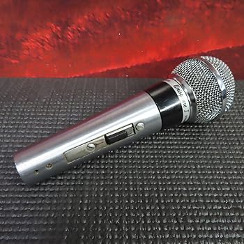 【中古】シュアー Shure 565SD ダイナミックマイクロホン【メーカー名】【メーカー型番】【ブランド名】SHURE ダイナミック 【商品説明】シュアー Shure 565SD ダイナミックマイクロホン特に目立つきずやよごれはございませんが若干小傷や使用感程度ございます。付属品は本体のみでございます。特に目立つきずやよごれはございませんが若干小傷や使用感程度ございます。付属品は本体のみでございます。特に目立つきずやよごれはございませんが若干小傷や使用感程度ございます。付属品は本体のみでございます。特に目立つきずやよごれはございませんが若干小傷や使用感程度ございます。付属品は本体のみでございます。特に目立つきずやよごれはございませんが若干小傷や使用感程度ございます。付属品は本体のみでございます。中古品のため使用に伴うキズ等がございますが、問題なくご使用頂ける商品です。画像はイメージ写真ですので商品のコンディション、付属品の有無については入荷の度異なります。当店にて、動作確認・点検・アルコール等のクリーニングを施しております。中古品のため限定特典や補償等は、商品名、説明に記載があっても付属しておりません予めご了承下さい。当店では初期不良に限り、商品到着から7日間は返品を 受付けております。他モールとの併売品の為、完売の際はご連絡致しますのでご了承ください。ご注文からお届けまで1、ご注文⇒ご注文は24時間受け付けております。2、注文確認⇒ご注文後、当店から注文確認メールを送信します。3、お届けまで3〜10営業日程度とお考え下さい。4、入金確認⇒前払い決済をご選択の場合、ご入金確認後、配送手配を致します。5、出荷⇒配送準備が整い次第、出荷致します。配送業者、追跡番号等の詳細をメール送信致します。6、到着⇒出荷後、1〜3日後に商品が到着します。　※離島、北海道、九州、沖縄は遅れる場合がございます。予めご了承下さい。お電話でのお問合せは少人数で運営の為受け付けておりませんので、メールにてお問合せお願い致します。営業時間　月〜金　10:00〜17:00お客様都合によるご注文後のキャンセル・返品はお受けしておりませんのでご了承下さい。0