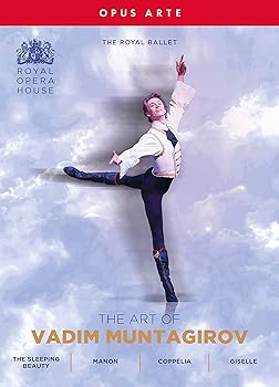 【中古】(非常に良い)ワディム・ムンタギロフの芸術 [Blu-ray]【メーカー名】【メーカー型番】【ブランド名】【商品説明】ワディム・ムンタギロフの芸術 [Blu-ray]The Art of Vadim Muntagirov ワディム・ムンタギロフの芸術 【Disc1】 『眠れる森の美女』 オーロラ姫…マリアネラ・ヌニェス フロリムント王子…ワディム・ムンタギロフ カラボス…クリステン・マクナリー リラの精…クレア・カルヴァート フロレスタン国王…クリストファー・サウンダース 他 英国ロイヤル・バレエ団 振付: マリウス・プティパ 追加振付: フレデリック・アシュトン、アンソニー・ダウエル クリストファー・ウィールドン 音楽: ピョートル・イリイチ・チャイコフスキー 美術: オリヴァー・メッセル、ピーター・ファーマー 演奏: コーエン・ケッセルス指揮、コヴェント・ガーデン王立歌劇場管弦楽団 収録: 2017年2月28日 コヴェント・ガーデン王立歌劇場 【Disc2】 『マノン』 マノン…サラ・ラム デ・グリュー…ワディム・ムンタギロフ レスコー…平野 亮一 ムッシューG.M. …ギャリー・エイヴィス レスコーの恋人…イツァール・メンディザバル 他 英国ロイヤル・バレエ団 振付: ケネス・マクミラン 音楽: ジュール・マスネ (レイトン・ルーカス選曲) 美術: ニコラス・ジョージアディス 演奏: マーティン・イエーツ指揮、コヴェント・ガーデン王立歌劇場管弦楽団 収録: 2018年4月26日、5月3日 コヴェント・ガーデン王立歌劇場 【Disc3】 『コッペリア』 スワニルダ…マリアネラ・ヌニェス フランツ…ワディム・ムンタギロフ コッペリウス…ギャリー・エイヴィス コッペリア…アシュリー・ディーン 他 英国ロイヤル・バレエ団 振付: ニネット・ド・ヴァロア 原振付: レフ・イワノフ、エンリコ・チェケッティ 音楽: レオ・ドリーブ 美術: ニコラス・ジョージアディス 演奏: マーティン・イエーツ指揮、コヴェント・ガーデン王立歌劇場管弦楽団 収録: 2019年11月29日、12月10日 コヴェント・ガーデン王立歌劇場 【Disc4】 『ジゼル』 ジゼル…マリアネラ・ヌニェス アルブレヒト…ワディム・ムンタギロフ ヒラリオン…ベネット・ガートサイド バティルド…クリスティーナ・アレスティス ミルタ…イツァール・メンディザバル 他 英国ロイヤル・バレエ団 振付: マリウス・プティパ 原振付: ジュール・ペロー、ジャン・コラーリ 振付追加: ピーター・ライト 音楽: アドルフ・アダン 美術: ジョン・マクファーレン 演奏: バリー・ワーズワース指揮、 コヴェント・ガーデン王立歌劇場管弦楽団 収録: 2016年11月29日、12月10日 コヴェント・ガーデン王立歌劇場 総収録時間: 478分+特典映像52分 音声: LPCM 2.0 / DTS-HD Master Audio 5.1 (Blu-ray) 字幕: Disc3特典映像のみ 日本語、英、仏、独、韓 画角: 16/9 NTSC All Region Blu-ray…片面二層ディスク×4 1080i High Definition 【英国ロイヤル・バレエを代表するダンスール・ノーブル ? ワディム・ムンタギロフの芸術! 】 ロシア、チェリャビンスク出身のバレエダンサー、ワディム・ムンタギロフ。2006年、ローザンヌ国際バレエ・コンクールでスカラーシップ賞を受賞し、ロイヤル・バレエ学校に入学、卒業後2014年に英国ロイヤル・バレエにプリンシパルとして入団。また日本の新国立劇場バレエ、ウィーン国立バレエ、パリ・オペラ座バレエ、アメリカン・バレエ・シアターなど世界の名だたるバレエ団に客演し世界中にその活躍の場を広げています。その甘いマスクに端正な舞台姿、しなやかさの中に強靱さを秘めた正統派ダンスール・ノーブルとして多くのファンを魅了してやみません。 本BOXではムンタギロフが主役男性ダンサーとして出演した英国ロイヤル・バレエのクラシック・バレエ・レパートリーから3作品(《眠れる森の美女》《ジゼル》《コッペリア》)にケネス・マクミランの現代的振付による《マノン》を加えた4作品を収録。ムンタギロフ&英国ロイヤル・バレエによる華やかな舞台をお楽しみください。The Art of Vadim Muntagirov ワディム・ムンタギロフの芸術 【Disc1】 『眠れる森の美女』 オーロラ姫…マリアネラ・ヌニェス フロリムント王子…ワディム・ムンタギロフ カラボス…クリステン・マクナリー リラの精…クレア・カルヴァート フロレスタン国王…クリストファー・サウンダース 他 英国ロイヤル・バレエ団 振付: マリウス・プティパ 追加振付: フレデリック・アシュトン、アンソニー・ダウエル クリストファー・ウィールドン 音楽: ピョートル・イリイチ・チャイコフスキー 美術: オリヴァー・メッセル、ピーター・ファーマー 演奏: コーエン・ケッセルス指揮、コヴェント・ガーデン王立歌劇場管弦楽団 収録: 2017年2月28日 コヴェント・ガーデン王立歌劇場 【Disc2】 『マノン』 マノン…サラ・ラム デ・グリュー…ワディム・ムンタギロフ レスコー…平野 亮一 ムッシューG.M. …ギャリー・エイヴィス レスコーの恋人…イツァール・メンディザバル 他 英国ロイヤル・バレエ団 振付: ケネス・マクミラン 音楽: ジュール・マスネ (レイトン・ルーカス選曲) 美術: ニコラス・ジョージアディス 演奏: マーティン・イエーツ指揮、コヴェント・ガーデン王立歌劇場管弦楽団 収録: 2018年4月26日、5月3日 コヴェント・ガーデン王立歌劇場 【Disc3】 『コッペリア』 スワニルダ…マリアネラ・ヌニェス フランツ…ワディム・ムンタギロフ コッペリウス…ギャリー・エイヴィス コッペリア…アシュリー・ディーン 他 英国ロイヤル・バレエ団 振付: ニネット・ド・ヴァロア 原振付: レフ・イワノフ、エンリコ・チェケッティ 音楽: レオ・ドリーブ 美術: ニコラス・ジョージアディス 演奏: マーティン・イエーツ指揮、コヴェント・ガーデン王立歌劇場管弦楽団 収録: 2019年11月29日、12月10日 コヴェント・ガーデン王立歌劇場 【Disc4】 『ジゼル』 ジゼル…マリアネラ・ヌニェス アルブレヒト…ワディム・ムンタギロフ ヒラリオン…ベネット・ガートサイド バティルド…クリスティーナ・アレスティス ミルタ…イツァール・メンディザバル 他 英国ロイヤル・バレエ団 振付: マリウス・プティパ 原振付: ジュール・ペロー、ジャン・コラーリ 振付追加: ピーター・ライト 音楽: アドルフ・アダン 美術: ジョン・マクファーレン 演奏: バリー・ワーズワース指揮、 コヴェント・ガーデン王立歌劇場管弦楽団 収録: 2016年11月29日、12月10日 コヴェント・ガーデン王立歌劇場 総収録時間: 478分+特典映像52分 音声: LPCM 2.0 / DTS-HD Master Audio 5.1 (Blu-ray) 字幕: Disc3特典映像のみ 日本語、英、仏、独、韓 画角: 16/9 NTSC All Region Blu-ray…片面二層ディスク×4 1080i High Definition 【英国ロイヤル・バレエを代表するダンスール・ノーブル ? ワディム・ムンタギロフの芸術! 】 ロシア、チェリャビンスク出身のバレエダンサー、ワディム・ムンタギロフ。2006年、ローザンヌ国際バレエ・コンクールでスカラーシップ賞を受賞し、ロイヤル・バレエ学校に入学、卒業後2014年に英国ロイヤル・バレエにプリンシパルとして入団。また日本の新国立劇場バレエ、ウィーン国立バレエ、パリ・オペラ座バレエ、アメリカン・バレエ・シアターなど世界の名だたるバレエ団に客演し世界中にその活躍の場を広げています。その甘いマスクに端正な舞台姿、しなやかさの中に強靱さを秘めた正統派ダンスール・ノーブルとして多くのファンを魅了してやみません。 本BOXではムンタギロフが主役男性ダンサーとして出演した英国ロイヤル・バレエのクラシック・バレエ・レパートリーから3作品(《眠れる森の美女》《ジゼル》《コッペリア》)にケネス・マクミランの現代的振付による《マノン》を加えた4作品を収録。ムンタギロフ&英国ロイヤル・バレエによる華やかな舞台をお楽しみください。中古品のため使用に伴うキズ等がございますが、問題なくご使用頂ける商品です。画像はイメージ写真ですので商品のコンディション、付属品の有無については入荷の度異なります。当店にて、動作確認・点検・アルコール等のクリーニングを施しております。中古品のため限定特典や補償等は、商品名、説明に記載があっても付属しておりません予めご了承下さい。当店では初期不良に限り、商品到着から7日間は返品を 受付けております。他モールとの併売品の為、完売の際はご連絡致しますのでご了承ください。ご注文からお届けまで1、ご注文⇒ご注文は24時間受け付けております。2、注文確認⇒ご注文後、当店から注文確認メールを送信します。3、お届けまで3〜10営業日程度とお考え下さい。4、入金確認⇒前払い決済をご選択の場合、ご入金確認後、配送手配を致します。5、出荷⇒配送準備が整い次第、出荷致します。配送業者、追跡番号等の詳細をメール送信致します。6、到着⇒出荷後、1〜3日後に商品が到着します。　※離島、北海道、九州、沖縄は遅れる場合がございます。予めご了承下さい。お電話でのお問合せは少人数で運営の為受け付けておりませんので、メールにてお問合せお願い致します。営業時間　月〜金　10:00〜17:00お客様都合によるご注文後のキャンセル・返品はお受けしておりませんのでご了承下さい。0
