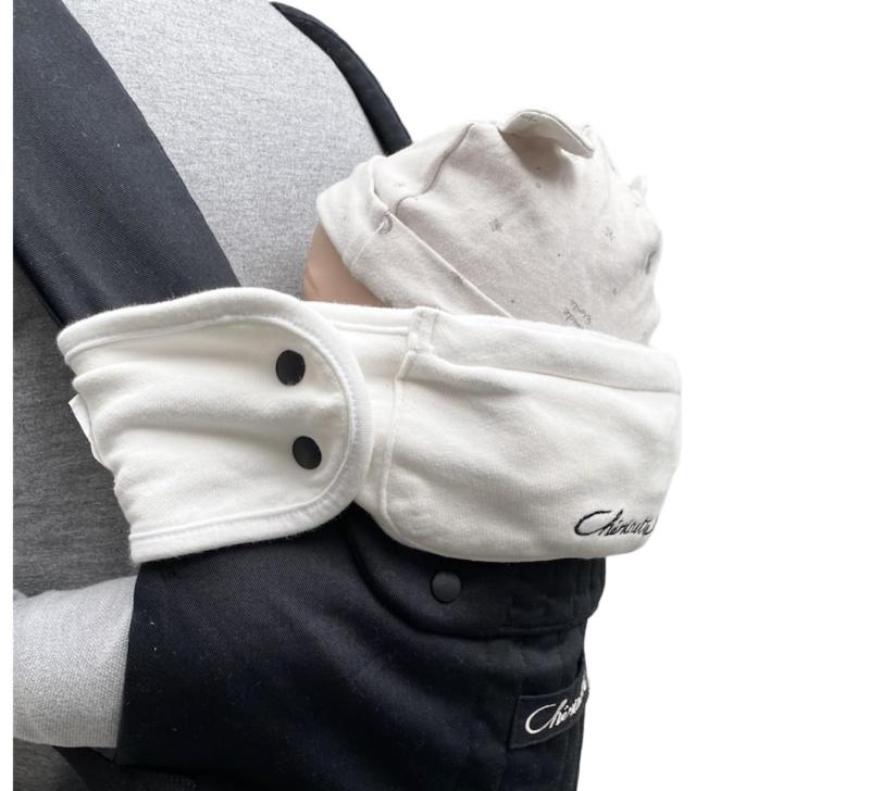 シェリネット ヘッドサポート抱っこ紐ベビーラップ 手で支えなくても頭ガクン心配なし（グレー）ベビーラップ用のヘッドサポート抱っこ紐用のヘッドサポートポケットの中に小物入れ可能ポケットにはフードがあります