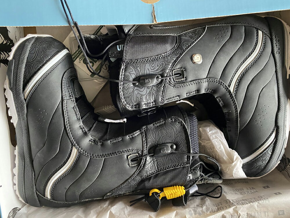 【送料無料】【特価セール】BURTON バートン スノーボードブーツ レディース US4　ブラック/ホワイト