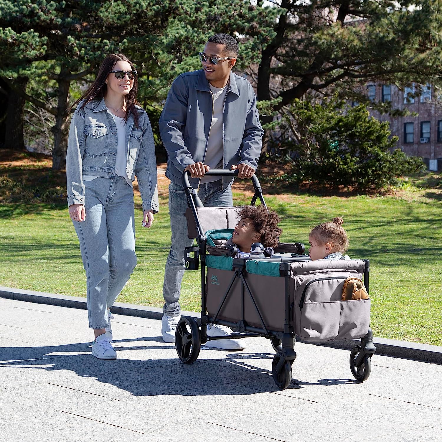 【送料無料】 2人乗り　ふたご　キャノピー付き　ワゴン　ストローラー　折りたたみ式 　Jeep Sport All-Terrain Stroller Wagon by Delta Children　日よけキャノピー