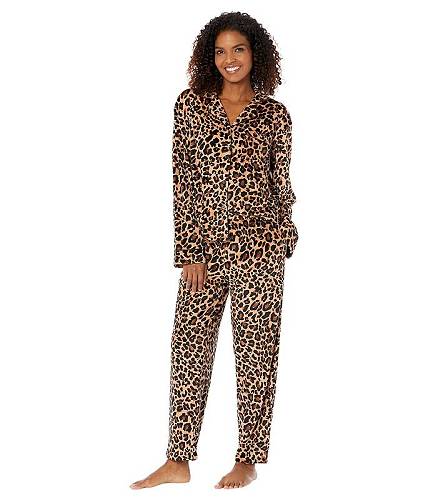 こちらの商品は ダナキャラン Donna Karan レディース 女性用 ファッション パジャマ 寝巻き Long Sleeve Sleep PJ Set - Animal です。 注文後のサイズ変更・キャンセルは出来ませんので、十分なご検討の上でのご注文をお願いいたします。 ※靴など、オリジナルの箱が無い場合がございます。ご確認が必要な場合にはご購入前にお問い合せください。 ※画面の表示と実物では多少色具合が異なって見える場合もございます。 ※アメリカ商品の為、稀にスクラッチなどがある場合がございます。使用に問題のない程度のものは不良品とは扱いませんのでご了承下さい。 ━ カタログ（英語）より抜粋 ━ Sleep to your dreamland in Donna Karan(R) Long Sleeve Sleep PJ Set with leopard print. Top:Notched collar and long sleeves;Buttoned front closure with piped trim;One patch pocket on the left chest;Straight hemline. Bottoms:Pull-on style;Straight leg silhouette;Elasticized waist;Two side hand pockets;Piping on the hem. 95% polyester, 5% elastane. Machine wash, tumble dry. ※掲載の寸法や重さはサイズ「SM」を計測したものです. サイズにより異なりますので、あくまで参考値として参照ください. 実寸（参考値）： Length: 約 63.50 cm Sleeve Length: 約 76.20 cm Waist Measurement: 約 66.04 cm Outseam: 約 93.98 cm Inseam: 約 68.58 cm Front Rise: 約 27.94 cm Back Rise: 約 35.56 cm Leg Opening: 約 30.48 cm