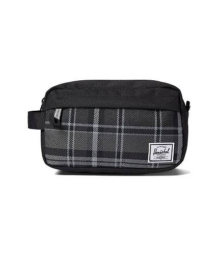 こちらの商品は ハーシェルサプライ Herschel Supply Co. バッグ 鞄 旅行用アクセサリー 携行用品 Chapter Carry On - Black/Grayscale Plaid です。 注文後のサイズ変更・キャンセルは出来ませんので、十分なご検討の上でのご注文をお願いいたします。 ※靴など、オリジナルの箱が無い場合がございます。ご確認が必要な場合にはご購入前にお問い合せください。 ※画面の表示と実物では多少色具合が異なって見える場合もございます。 ※アメリカ商品の為、稀にスクラッチなどがある場合がございます。使用に問題のない程度のものは不良品とは扱いませんのでご了承下さい。 ━ カタログ（英語）より抜粋 ━ Travel light and in style with the Herschel Supply Co.(TM) Chapter Carry On bag! A slightly smaller version than the classic Herschel Supply Co. Chapter, 7995695. Compact travel kit perfectly sized for carrying in-flight essentials. Waterproof zipper detailed main compartment for your smaller essentials. Front storage pocket with pebbled leather pull. Internal mesh storage sleeve. Classic woven label adorns front. Signature striped fabric liner. 100% polyester. 実寸（参考値）： Middle Width: 約 21.59 cm Depth: 約 7.62 cm Height: 約 12.70 cm Weight: 約 110 g