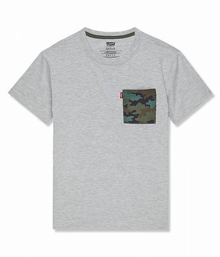 こちらの商品は リーバイス Levi&#039;s(R) Kids 男の子用 ファッション 子供服 Tシャツ Stay Loose Camo Pocket Tee (Big Kids) - Light Gray Heather です。 注文後のサイズ変更・キャンセルは出来ませんので、十分なご検討の上でのご注文をお願いいたします。 ※靴など、オリジナルの箱が無い場合がございます。ご確認が必要な場合にはご購入前にお問い合せください。 ※画面の表示と実物では多少色具合が異なって見える場合もございます。 ※アメリカ商品の為、稀にスクラッチなどがある場合がございます。使用に問題のない程度のものは不良品とは扱いませんのでご了承下さい。 ━ カタログ（英語）より抜粋 ━ Stay Loose Camo Pocket Tee (Big Kids). Pull-on style. Crew neckline. Short set-in sleeves. Chest pocket. Classic fit silhouette. Straight hem. Branding label on chest pocket. 60% cotton, 40% polyester. Machine wash, tumble dry. Product measurements were taken using size MD (10-12 Big Kid). サイズにより異なりますので、あくまで参考値として参照ください. 実寸（参考値）： Length: 約 55.88 cm Chest Measurement: 約 40.64 cm Sleeve Length: 約 27.94 cm