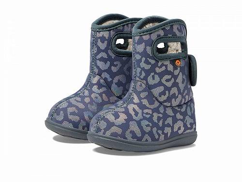 こちらの商品は ボグス Bogs Kids キッズ 子供用 キッズシューズ 子供靴 ブーツ レインブーツ Baby Bogs II Metallic Leopard (Toddler) - Misty Gray です。 注文後のサイズ変更・キャンセルは出来ませんので、十分なご検討の上でのご注文をお願いいたします。 ※靴など、オリジナルの箱が無い場合がございます。ご確認が必要な場合にはご購入前にお問い合せください。 ※画面の表示と実物では多少色具合が異なって見える場合もございます。 ※アメリカ商品の為、稀にスクラッチなどがある場合がございます。使用に問題のない程度のものは不良品とは扱いませんのでご了承下さい。 ━ カタログ（英語）より抜粋 ━ Note: The sizing info on the box will differ slightly from our sizing (Ex: Bogs 7I = 7 Toddler, Bogs 1K = 1 Little Kid). Please select your child&#039;s regular size when ordering. Add a cozy layer of warmth to your toddler&#039;s feet by getting Bogs(R) Kids Baby Bogs II Metallic Leopard boots. The boots feature a round toe, calf-high shaft, and shaft pull handles. A back hook-and-loop strap makes it easy to secure for little hands. The boot is crafted from textile upper faux fur lining, and removable ethylene vinyl acetate foobed. Allover leopard metallic prints. Rubber outsole. ※掲載の寸法や重さはサイズ「7 Toddler, width M」を計測したものです. サイズにより異なりますので、あくまで参考値として参照ください. 実寸（参考値）： Weight: 8.85 oz Circumference: 約 21.5 cm Shaft: 約 14.5 cm ■サイズの幅(オプション)について Slim &lt; Narrow &lt; Medium &lt; Wide &lt; Extra Wide S &lt; N &lt; M &lt; W A &lt; B &lt; C &lt; D &lt; E &lt; EE(2E) &lt; EEE(3E) ※足幅は左に行くほど狭く、右に行くほど広くなります ※標準はMedium、M、D(またはC)となります ※メーカー毎に表記が異なる場合もございます