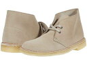 こちらの商品は クラークス Clarks メンズ 男性用 シューズ 靴 ブーツ チャッカブーツ Desert Boot - Sand Suede 1 です。 商品は弊社アメリカ支社からの取り寄せとなります。あす楽、代引きでの発送はお受けできません。 注文後のサイズ変更・キャンセルは出来ませんので、十分なご検討の上でのご注文をお願いいたします。 ※靴など、オリジナルの箱が無い場合がございます。ご確認が必要な場合にはご購入前にお問い合せください。 ※画面の表示と実物では多少色具合が異なって見える場合もございます。 ※ご入金確認後、商品の発送まで1から3週間ほどかかります。 ※アメリカ商品の為、稀にスクラッチなどがある場合がございます。使用に問題のない程度のものは不良品とは扱いませんのでご了承下さい。 ━ カタログ（英語）より抜粋 ━ Please note: colors may look a little lighter in photo due to professional studio lighting. An international classic, inspired by the crepe-soled boots worn by British officers in World War II. Soft, supple suede and full grain leather uppers. Nature-formed last allows for a natural toe spread. Suede lined counter promotes heel stability. Leather covered EVA footbed to keep feet comfortable and dry. Genuine plantation crepe outsole delivers all-day comfort. ※掲載の寸法や重さはサイズ「9.5, width D - Medium」を計測したものです. サイズにより異なりますので、あくまで参考値として参照ください. 靴の重さは片側のみのものとなります. 実寸（参考値）： Weight: 約 540 g Shaft: 約 11.43 cm