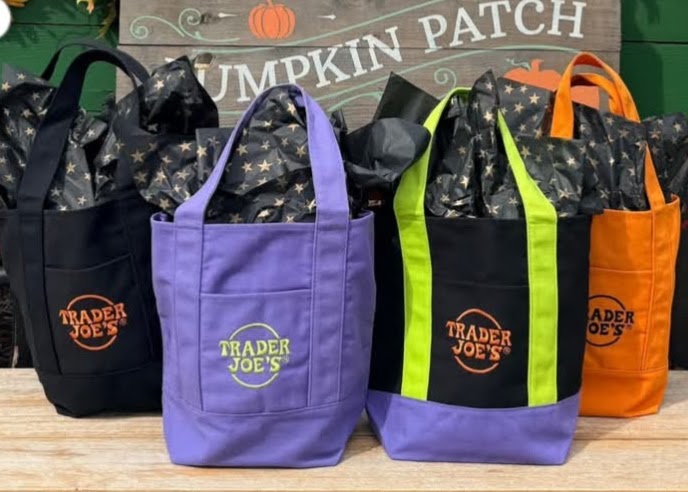 再・再入荷！【11/4日より発送開始！】【送料無料】先行販売　トレーダージョーズ　Trader Joe's 刺繍ロゴ　トートバッグ　エコバッグ 　ミニトート　大人気！　ハロウィン限定　ブラック　オレンジ　パープル　　海外直輸入のサムネイル