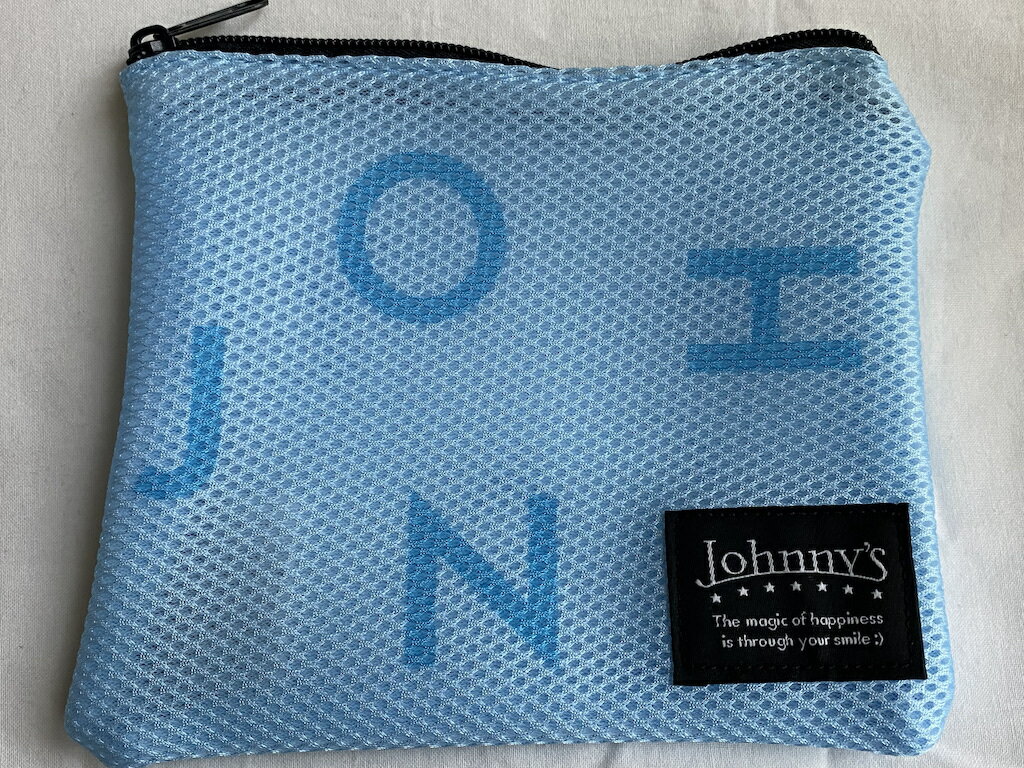 ジャニーズ 【 マスク＆マスクケース （ベビーブルー） 】 セット レギュラーサイズ 公式グッズ Jr V6 KinKi 嵐 NEWS 関ジャニ∞ KAT-TUN JUMP キスマイ Sexy A.B.C-Z WEST King & Prince Snow Man SixTONES Travis 美 少年 7 MEN 侍 少年忍者 なにわ男子 Lil Aぇ