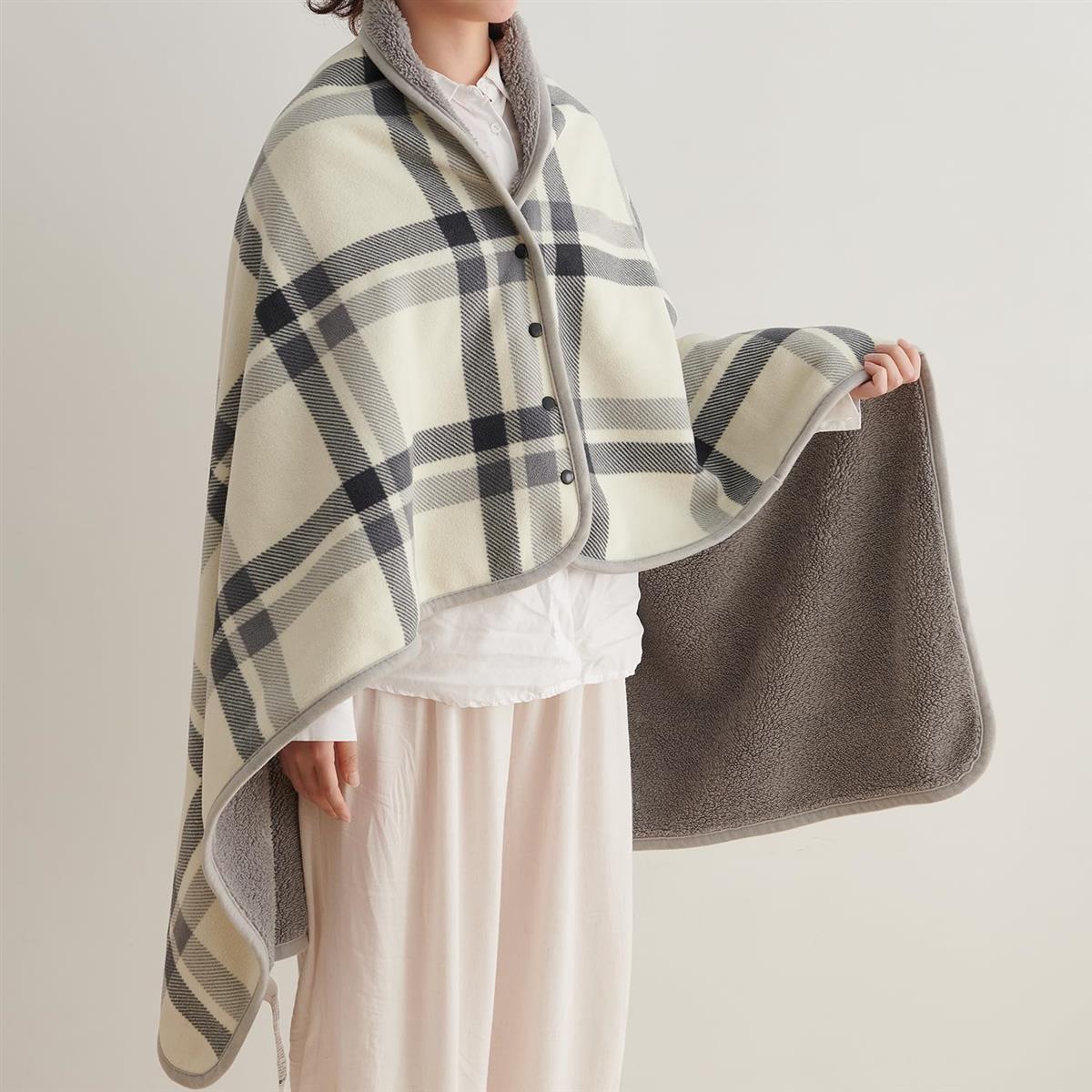 楽天グッドタイムストア楽天市場店Atokazo ひざ掛け 4way ブランケット 大判 着る毛布 ボタン付き あったか フランネル 吸湿発熱 防寒対策 静電気防止 洗える ハーフケット 肩掛け 膝掛け 腰巻きスカート 軽量 アウトドア オールシーズン（ホワイト，100X140cm）