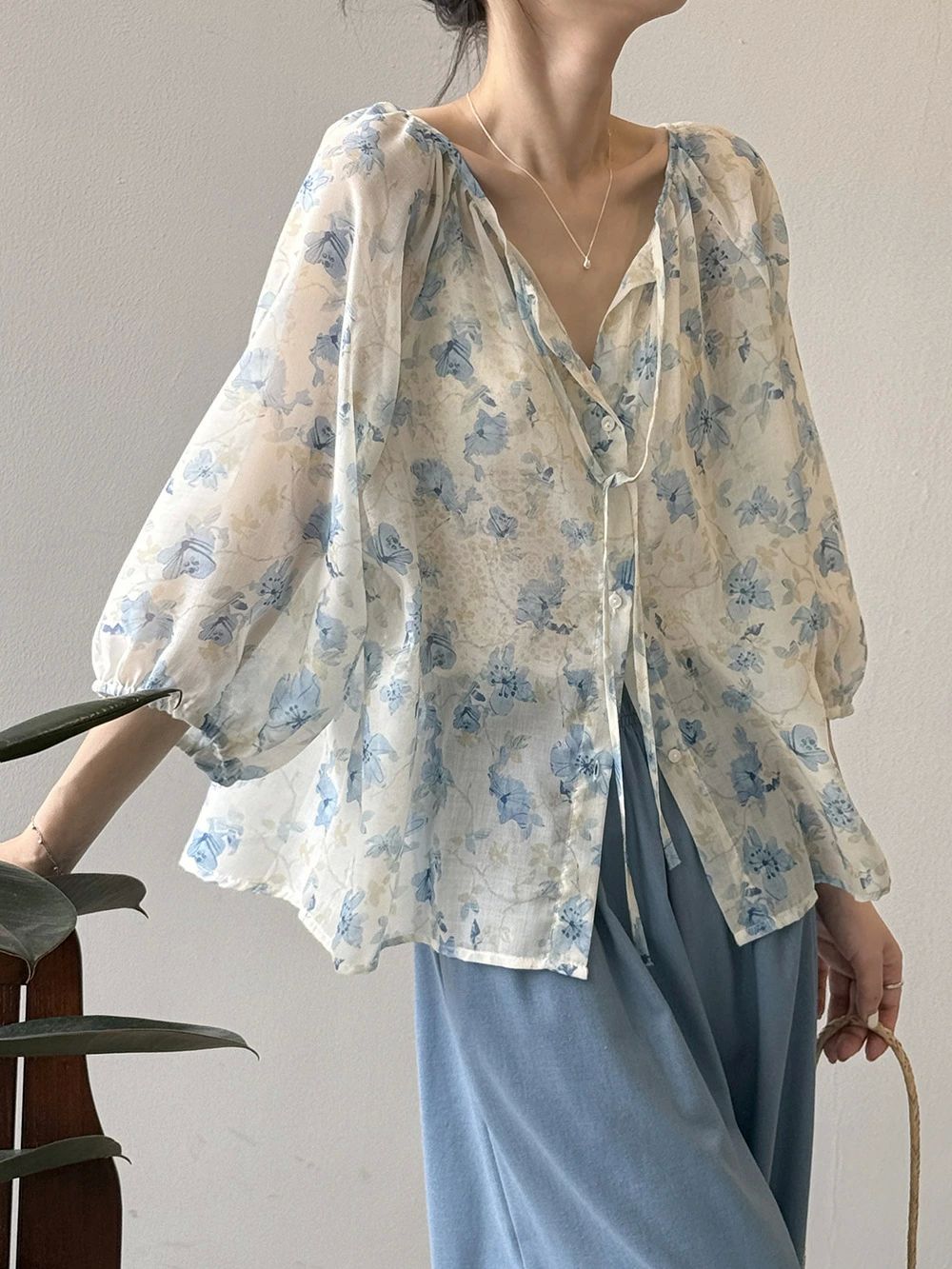 シャツ ブラウス 七分袖 レディース 花柄ブラウス Vネック 夏 春 小花柄 トップス シャツ 前開き ゆったり 大きいサイズ 体型カバー 着やせ シンプル カジュアル 通勤 女性 大人可愛い ベーシック 森ガール 20代 30代 40代(4.0)
