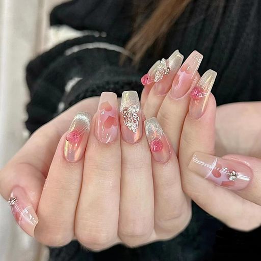 【人気色】オシャレの同時にもシンプルで日常的な短めネイル チップ。 【再使用可能】粘着性が高く両面テープがついており、平均7日程度持ち、付け替え簡単で、外しやすくて、防水、無臭、無残留、再利用可能。 【貼るだけ簡単】両面テープで簡単におしゃれを楽しめる。いつでも、どこでも、自分らしく、簡単にネイルを楽しむことができる。5-10分ぐらい早く完成できて、ネイルサロンに行くことは必要なし。 【ハンドメイド】高い品質の環境の友好的な材料を使ってチップ。おしゃれな配色、独特なデザイン、イメージアップに!!仕事、家事、オフィス、外出、各種イベントへの参加に適しています。 【包装内容】ネイルチップ24枚、両面テープ24枚、爪ヤスリ1枚、木棒1枚。