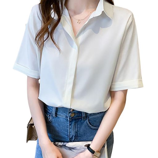 周りと一歩差の付くお洒落レイヤードが叶う、レディースオフィスブラウスの登場です。女性らしい華やかな雰囲気を演出!ON・OFF使える万能な1枚シフォンブラウス。春から盛夏にかけての衣替えにおすすめな涼しい半袖タイプ。高級感のある仕上がりに甘さと大人っぽさが絶妙にマッチ。ベーシックカラー中心に厳選された3色展開で、デイリーコーデには欠かせない使いやすさ:ホワイト、アプリコット、ブラック。ゆったりシルエットでM・L・XLサイズ展開 一枚でコーデの主役になる無地トップス。シンプルで着回しやすいので、一枚は持っておきたいアイテム。Vネックでセクシーな鎖骨が現れて魅力なカーディガン。袖は程よくゆとりがありながらすっきりとしたシルエット。袖口に向かって広がるフレアスリーブが、気になるニの腕もきちんとカバ一します。程良いサイズ感でゆるっと着用でき、清潔感のある印象に。シンプルで飽きのこないデザインので、着回し力が高いのも魅力。プレゼントとしても大変喜ばれています シンプルでどんなボトムとも相性抜群なのでとっても使いやすい、パンツ・スカートどちらにも合わせやすいアイテムです。