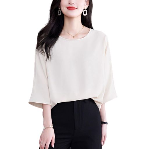 これからの季節活躍すること間違いなければならないのレディース半袖ブラウス。肌触りいい素材を使った半袖シャツが、毎日も履くことができる、季節を問わずお使いいただけます。無地なデザインと柔らかくて通気性が良い素材を合わせて、毎日着ても飽きのこないです。スタイリッシュな裾デザインで、ゆったりと着こなせるのも嬉しいポイントです。 華やかな七分袖ブラウス、さらっと着心地の良い素材を使用。クルーネックのラインがシンプルで、どんなアクセサリーとも合わせやすいですね。袖口に向かって広がった動きのある七分袖が、手元を華奢に印象づけて。また、袖がほどよくゆとりがある七分袖なので、動きやすく、快適な着心地を保証します。程よい丈感は窮屈感なし、体に包容性が良くて、どんな服にも合せやすいトップスです。 今季欠かせないレディース半袖ブラウス。季節を感じる色合いで大人っぽい印象の一枚ブラウスです。広いフレア袖で気になる二の腕をカバー、細見え効果抜群。軽やかさがあって、華やかに魅せてくれるブラウスは、春夏の定番アイテムのひとつ。春から秋冬まで重宝する一枚。春、秋は一枚で着用、冬場はインナーとしても問題ないです。