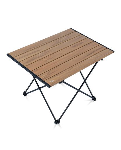 キャンプ調理用の作業テーブル 星(塗り潰し)【広々天板56x40.5cm|2人でも快適】大きめサイズの天板で調理や食事もゆったり。ソロならゆったり、2人でも使いやすいサイズ感。 星(塗り潰し)【ナイロンヒンジ構造|グラつきにくく高耐久】ロール天板の新設計で耐久性と展開のスムーズさを両立。天板両サイドの連結部品はナイロン製ヒンジを採用。太いヒンジ設計でしっかり固定され、横揺れを抑えて安定性が向上。繰り返し使用しても劣化しにくく、ズレや外れを防ぎ、長く安心して使用可能。 星(塗り潰し)【約1.4kg|軽量&amp;コンパクト収納】収納袋込みで約1.4kgの軽量設計。持ち運びやすく、車載やツーリングにも最適。展開:約56x40.5x38cm/収納:約58x15x7cm。 星(塗り潰し)【高安定設計|耐荷重30kg】フレーム構造と固定設計でしっかり安定(アーク型スナップロック+ステンレスねじ固定により安定性を強化)。耐荷重は最大30kg。滑り止め脚キャップ付きで沈み込みを軽減します。 星(塗り潰し)【耐熱・防水・防錆|お手入れ簡単】6061アルミ合金採用。耐熱・防水・防錆・耐腐食仕様。アウトドアでも安心して使え、汚れも簡単に拭き取れます。