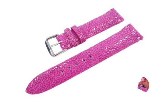 スティングレー・エイ革のベルト18mm./20mm./22mm./24mm./26mm.用 外部はスティングレー・エイ革です。内部は本革です。 バックルはステンレスです 厚さは3-5ミリです。 バックル側の長さは7.5センチです。穴側の長さは12センチです。注文する前に、以下の写真の情報で時計バンドの幅をチェックしてください。 二本のクイックリリーススプリングバーにより、毎日の服装に合わせてストラップを簡単に交換できます。 上質で手触りの良い、高級感のある素材を使った時計バンド。また、耐久性に優れた時計バンドである。 こちらの商品は天然のため、若干の個体差がある場合がございます。実際の商品の粒とパターンは写真の商品と全く同じことではありませんが、一般的に似ています。色:写真光源・モニターセッチングによって実際の色とはちょっと異なる場合がございます。