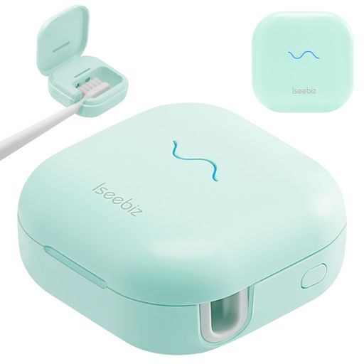 【5分で99.9%除菌】歯ブラシ除菌器は200〜280nmの短波長UV-C LEDを搭載しており、歯ブラシを約5分間で99.9%除菌することが可能です。光を遮断する安全設計により、除菌中でも安心してご使用いただけます。日常的な衛生管理をサポートし、歯ブラシを清潔に保ちます。 【自動スタート&amp;自動停止】歯ブラシを入れてカバーを閉めていただくだけで、除菌が自動的に開始され、5分後に自動で停止いたします。ワンタッチ電源ボタンも搭載しており、手動での操作も可能です。年配の方やお子さまでも簡単にお使いいただける設計です。 【壁掛け対応&amp;省スペースで便利】歯ブラシ 除菌 キャップは背面にマグネットを内蔵しており、洗面台や鏡などの金属面にしっかりと固定してご使用いただけます。付属の粘着テープを使用すれば、壁掛けも可能です。歯ブラシホルダーや除菌スタンドとしても活躍し、スペースを有効に活用できます。 【USB充電式】Type-CポートによるUSB充電に対応しており、約1時間のフル充電で最大30回ご使用いただけます。外出先や旅行先でも手軽に充電でき、家庭用・携帯用としても非常に便利です。