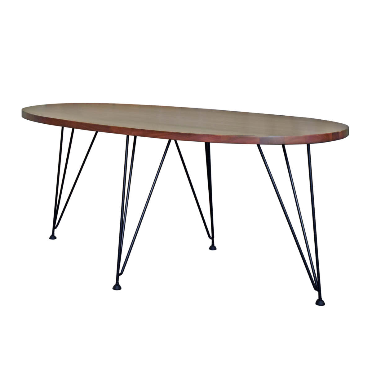 サイズ約 幅170×奥行90.5×高さ73（cm）重量約 31kg内容量1台付属品：六角レンチ材質天板：ウォールナット無垢材脚部：スチール（粉体塗装）生産国中国製組立状態お客様組立品梱包サイズ天板：幅179×奥行99×高さ13（cm）脚部：幅76.5×奥行25×高さ31.5（cm）お届け梱包数2個口備考※天然木を使用しているため、一点一点木目や、フシ、ワレ、色合い、風合いなどは個体差がございます※無垢材は天然木ならではの良さがある一方、割れや反り、ねじれを防ぐための日常の管理が大切です※安全に末永くご愛用頂けるよう、説明書を併せてお読みいただき、正しくご使用ください区分返品・キャンセル区分（不可）※沖縄・離島への配送はできません●無垢材を贅沢に使ったダイニングテーブルです。●食卓を囲める大きな天板です。●安定感のある脚です。おすすめポイント無垢材を贅沢に使ったダイニングテーブル繊細なスチール脚に、ウォールナット無垢材を贅沢に使った楕円形のダイニングテーブルです。皆が中心を向くから自然と会話も弾む、楕円の良さが活きています。商品詳細食卓を囲める大きな天板幅170cmの大きな天板は食卓を囲むのにぴったりです。ウォールナット無垢材が使用されており、天然木ならではの自然な木目、フシやワレなども味わい深い天板です。安定感のある脚脚の先端には台が付いているので、滑りにくく床を傷つけにくいです。サイズご注意点※天板にはウォールナット無垢材を使用しているため、一点一点木目や、フシ、ワレ、などは個体差がございます※無垢材は、木目の表情や色の変化の美しさなど、使い込むほどに味わいが出る天然ならではの良さがある一方、割れや反り、ねじれを防ぐための日常の管理が大切です。安全に末永くご愛用頂けるよう、説明書を併せてお読みいただき、正しくご使用ください関連キーワード：シック ホテルライク ビンテージ調 ヴィンテージ調 シンプル レトロ風 北欧 お洒落 オシャレ 新生活 新築 新居 引っ越し リフォーム リノベーション 模様替え ワンルーム 1人暮らし ひとり暮らし 一人暮らし インテリア 家具