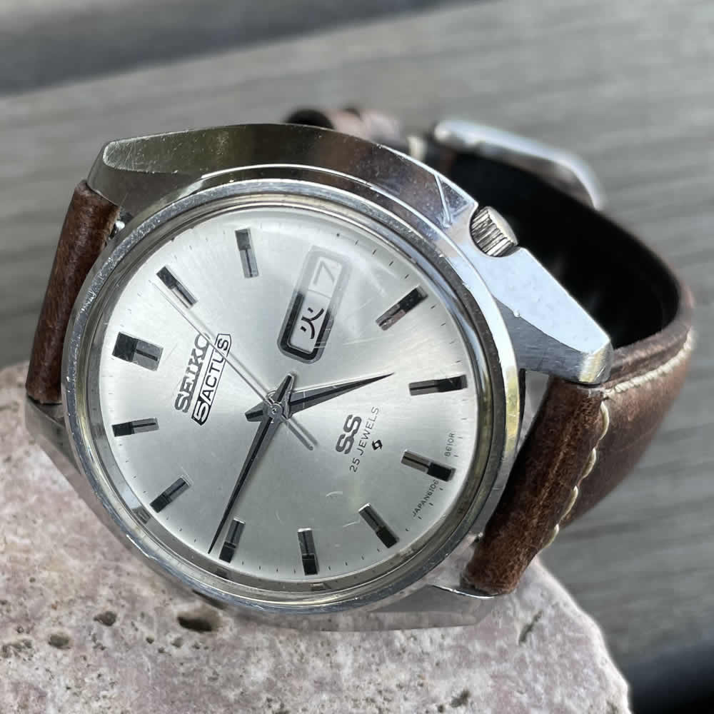 【中古品】【OH済み】SEIKO/セイコー 5ACTUS/5アクタス 23石 Cal.6106C キャリバー 機械式 自動巻き腕時計 精工舎諏訪工場/SS 1969年 11月製造品 動作確認済み クリーニング/ケース磨き/風防磨きクリーニング アンティークウォッチ 中三針 イタリアンレザーベルト付き