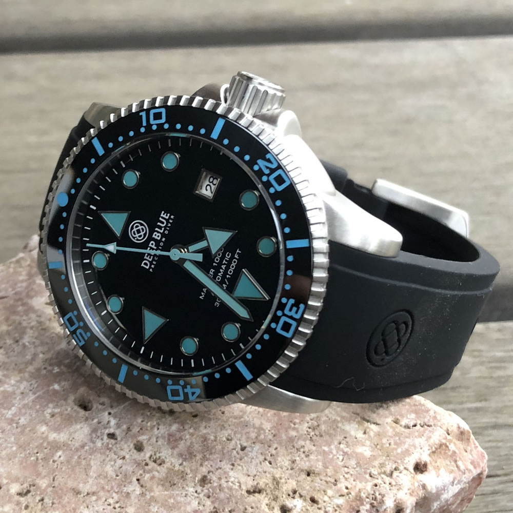 DEEP BLUE（ディープブルー）ダイバーズウォッチ MASTER 1000 II 44MM 330M/30気圧防水 SEIKO 自動巻きムーブメント セラミックべセル ブルーインデックス ブラックダイヤル m1k2arbl 腕時計