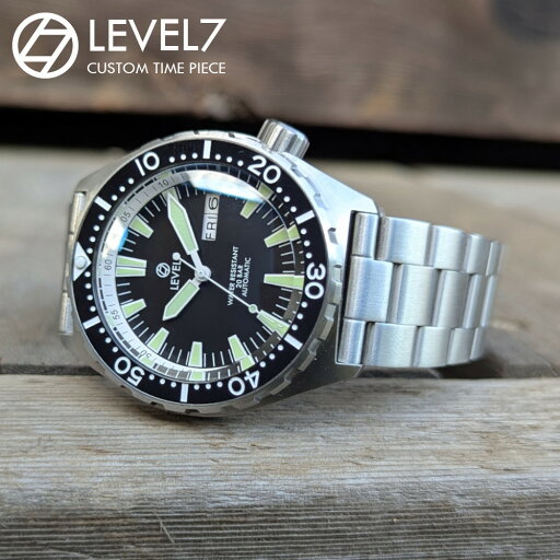 日本製 ハンドメイドの腕時計 20気圧防水 ブルー無反射コーティングされたサファイアダブルドームクリスタル 機械式/自動巻き SEIKO NH36 ムーブメント搭載 C3ルミナス 316Lステンレス ダイバーズレトロスタイル メンズウォッチ LEVEL7
