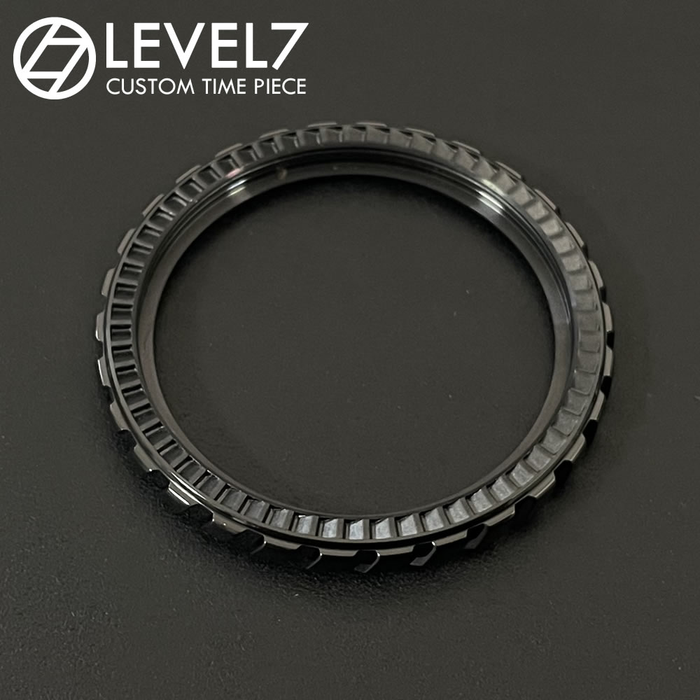 【SEIKO MOD カスタムパーツ】316Lステンレス製 ベゼル Twist Grip ポリッシュ/艶あり ブラック カスタム用パーツ LEVEL7