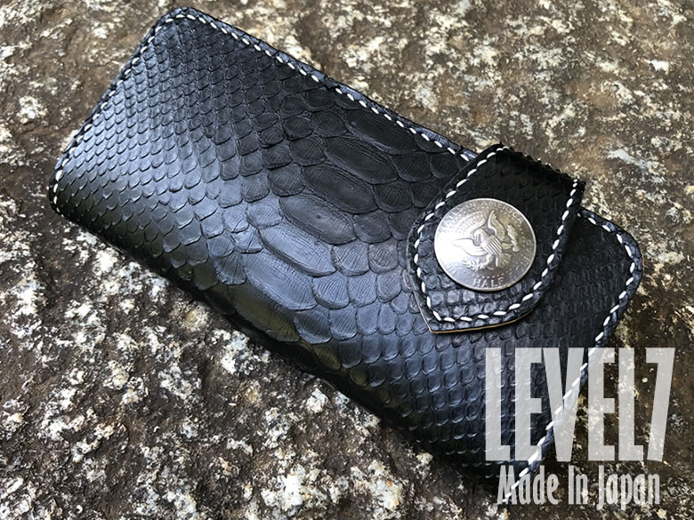財布 長財布/ロングウォレット バックカット マットブラック ダイヤモンドパイソン本革 手縫い レザーウォレット イタリアンレザー バイカーズウォレット ハンドメイド 日本製 LW002RPYBK LEVEL7