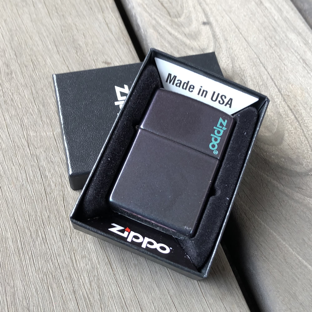 【並行輸入品】 ZIPPO ジッポー Classic Iridescent クラッシクイリデッセント 49146ZL ZIPPOロゴ USA直輸入 レギュラーサイズ ブラス 真鍮