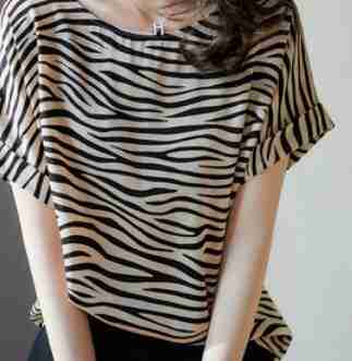 トップス トップス シャツ カットソー 袖あり 半袖 ラウンドネック アニマル柄 ベージュ M L XL 2XL 3XL 4XL爽やか 大人スタイル かわいい 大人可愛い きれいめ シンプル カジュアル 大人 上品 おしゃれ かっこいい 大人女子 こなれ感 ラフ キュート 春 夏 個性的 送料無料のサムネイル