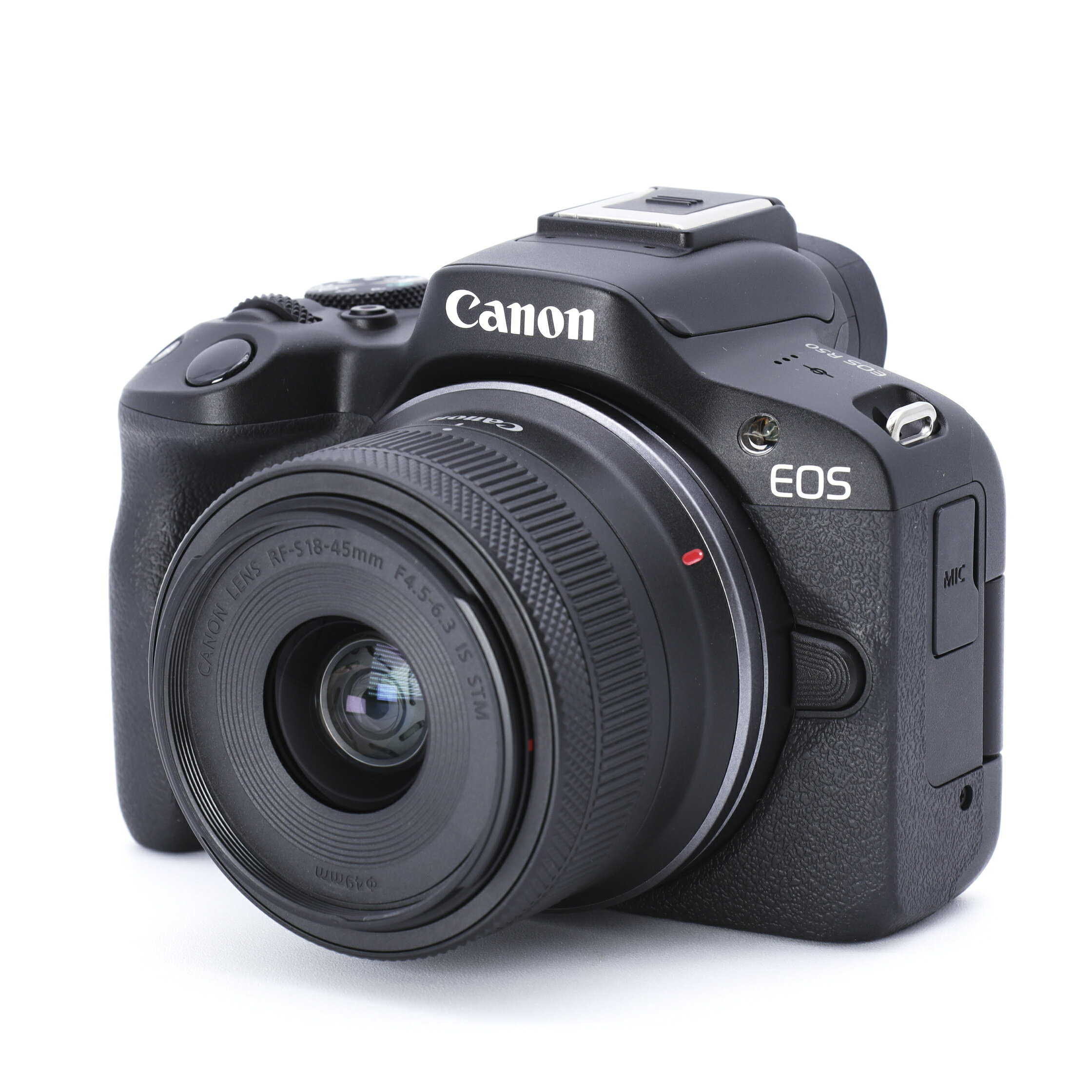 Canon EOS R50 RF-S18-45 IS STM レンズキットコンディション：ほぼ新品（美品）外観・内部レンズ内に若干のチリの混入・マウント部に使用に伴うスレがございます。動作映り込み等はなく、不具合なくご使用いただけます。付属品ボディキャップ、フロントキャップ、リアキャップ、カメラストラップ、バッテリー、バッテリーチャージャーコンパクトなAPS-Cミラーレス一眼カメラです。標準ズームレンズキットで、日常のスナップ撮影から動画撮影まで幅広く活躍します。※1　付属品は画像にあるもののみとなります。その他メーカー純正の箱・説明書・CD-ROM等は付属しておりません。※2　シャッター回数に関しましては、分かりかねますのでご了承ください。注意事項■発送までの日数についてご購入（ご入金確認）後、基本的には翌営業日に出荷いたします。なお、注文が集中した場合や予期せぬ事情により、お時間をいただく可能性がございます。あらかじめご了承ください。■在庫について当ショップでは、当社運営の他の販売サイトと在庫を共有しております。そのため、ご注文のタイミングによっては在庫が確保できず、やむを得ずご注文をキャンセルさせていただく場合がございます。あらかじめご了承ください。■弊社取り扱い商品について1．弊社カメラ機材におきましては、メンテナンス、防湿庫での管理を徹底しております。2．出品前にはお客様に満足いただけるよう、弊社スタッフによる状態確認・動作確認を入念に実施しております。■保証について【初期不良について】お客様の手元に商品到着後、7日以内のご連絡に限り返金対応いたします。他の商品への交換は受け付けておりませんのであらかじめご了承ください。また実際の商品の外観が、お客様自身のイメージと異なるといった理由による対応は承っておりません。【保証について】お客様の手元に商品到着後、2か月以内にご連絡いただいた自然故障に限り、購入金額の60%を上限に修理対応いたします。超過分はお客様負担とさせていただいておりますのであらかじめご了承ください。なお以下の場合は、初期不良および保証期間内でも保証対象外となります。1．使用上の誤りによる故障2．落下・衝撃等による故障や泥・水・砂かぶり等による故障3．保管上の不備や手入れの不備等による故障4．改造・分解による故障5．正常品の点検・オーバーホール6．火災・天災・地変等の災害による故障7．保証書の紛失・添付が無い場合8．外観上の変色や、通常使用における傷など9．バッテリーの劣化10．難有品