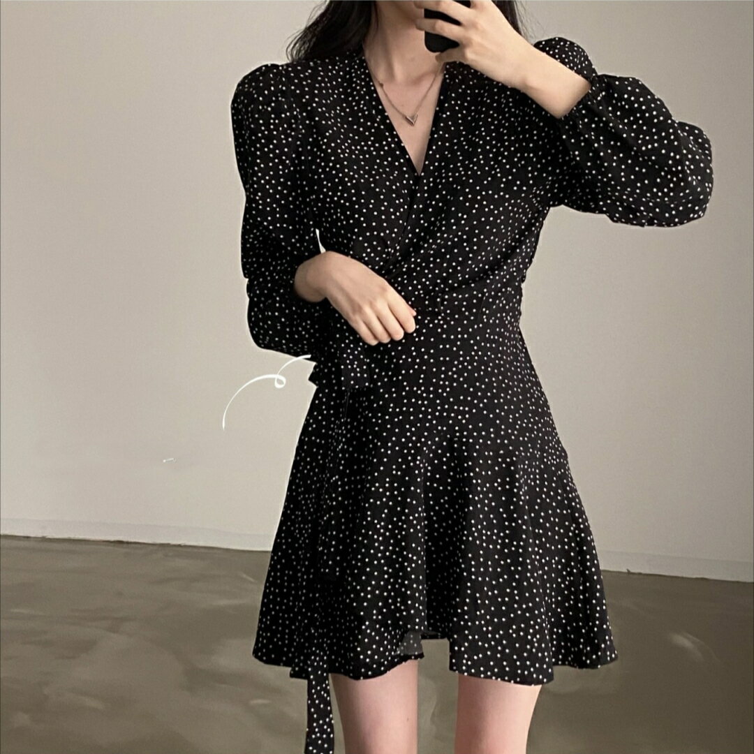 樂天商城 - ワンピース レディース Vネック 長袖 水玉 ドット柄 シフォン 不規則 春秋 ウエストリボン ミニスカート ブラック 黒 通勤 普段使い かわいい