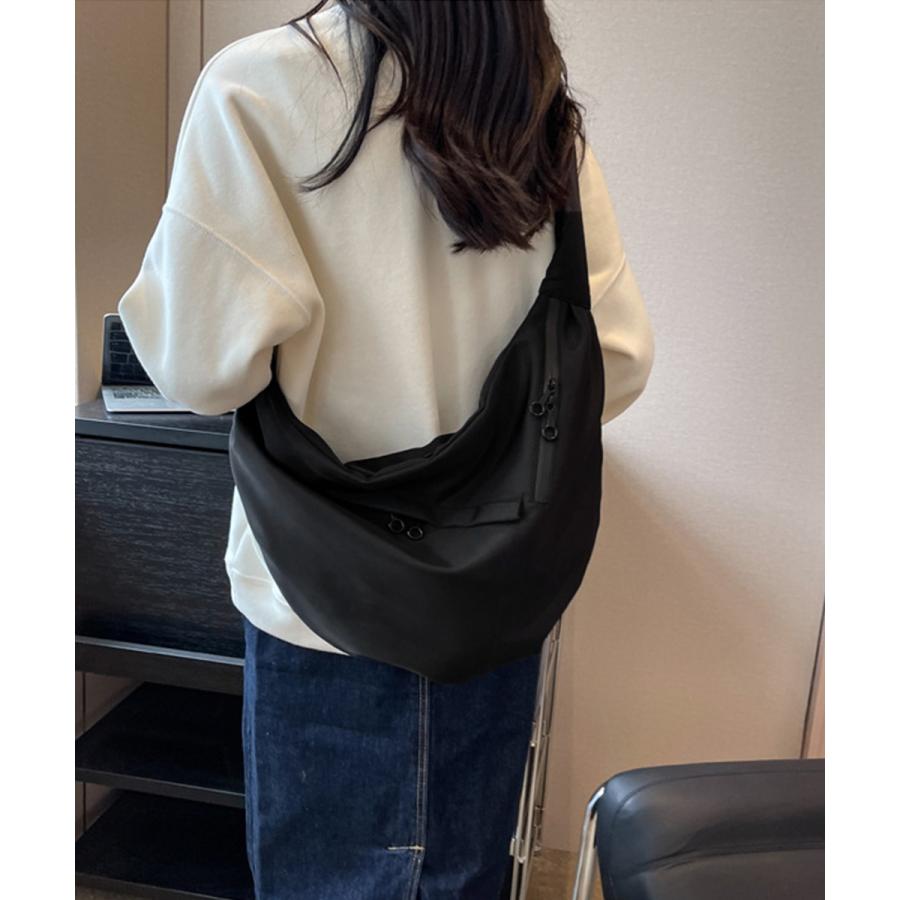 三日月型ショルダーバッグ大容量ナイロン鞄爆買おしゃれ 可愛い かわいい 送料無料 新作